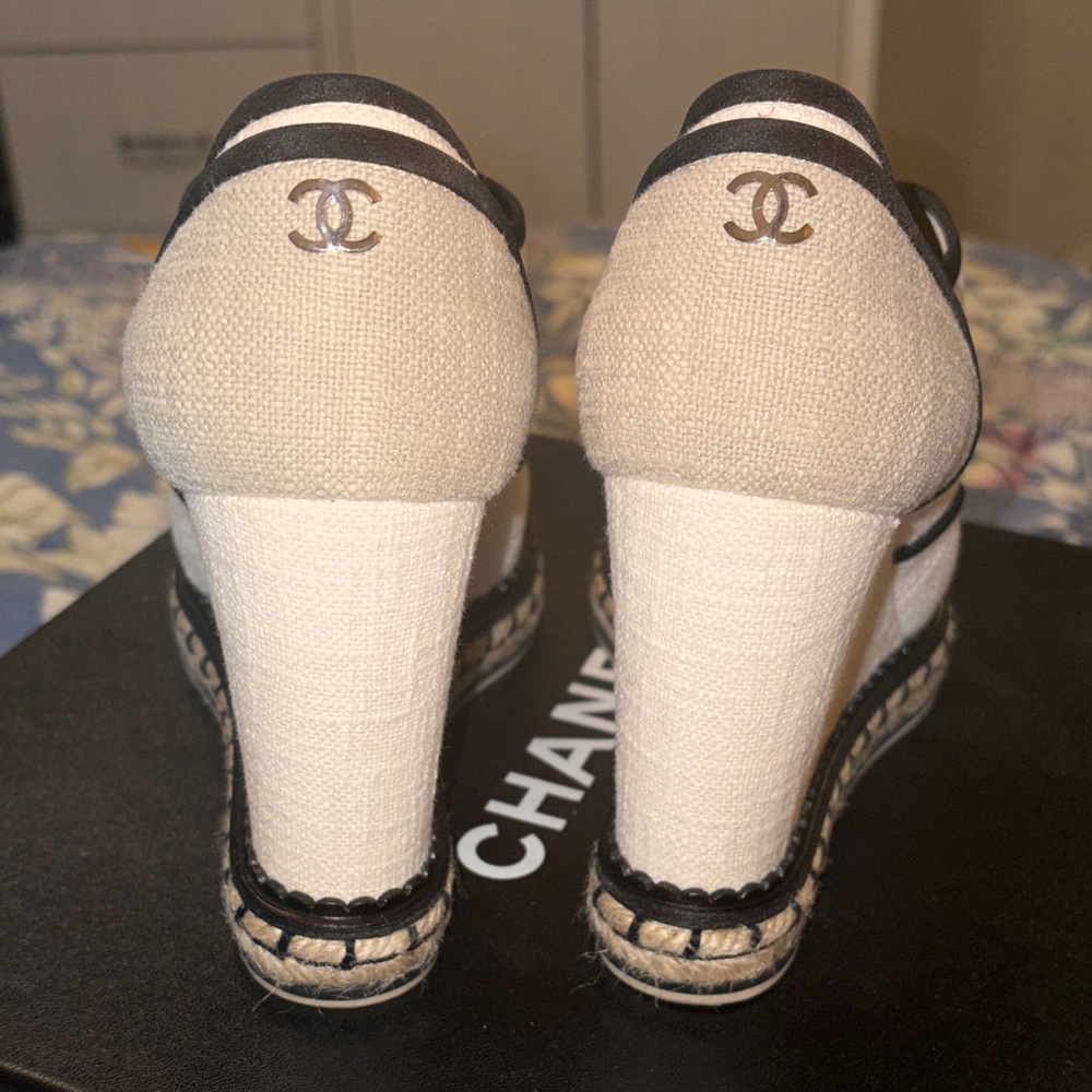 CHANEL Women's Black and White Sneakers - Picture 5 of 12